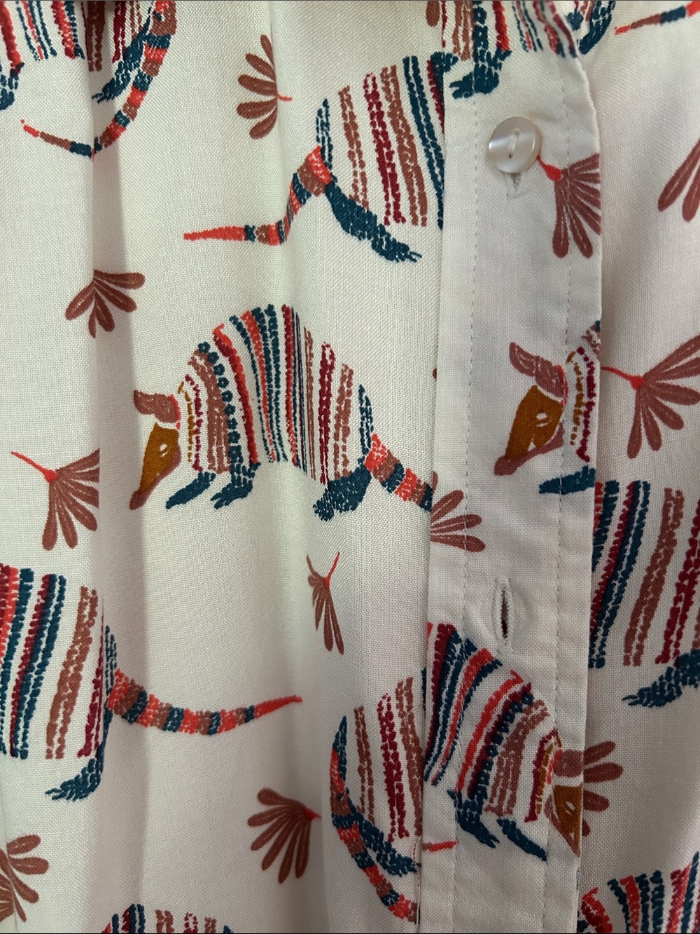 Button down Armadillo Womans shirt - Picture 3 of 4